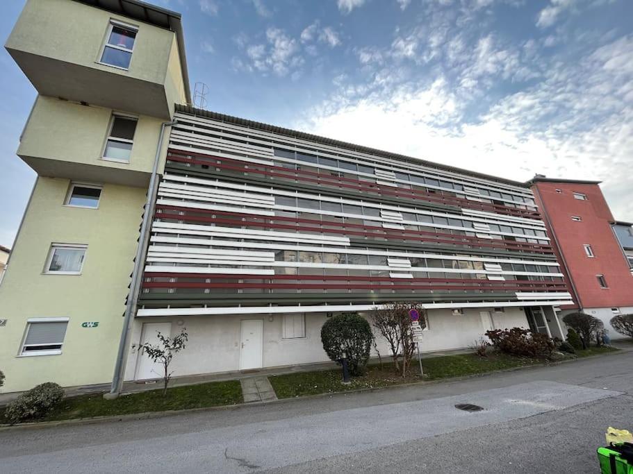 Apartment In Einer Ruhigen Umgebung In Graz Luaran gambar